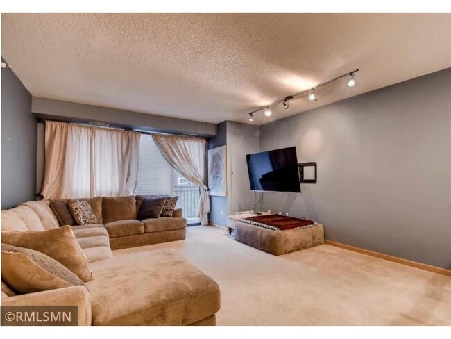 Building Photo - 7600 Lyndale Ave S