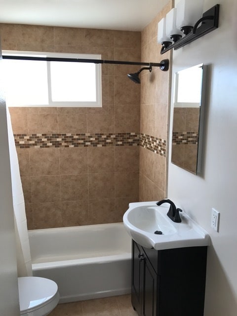 Building Photo - 1833 Nash Dr