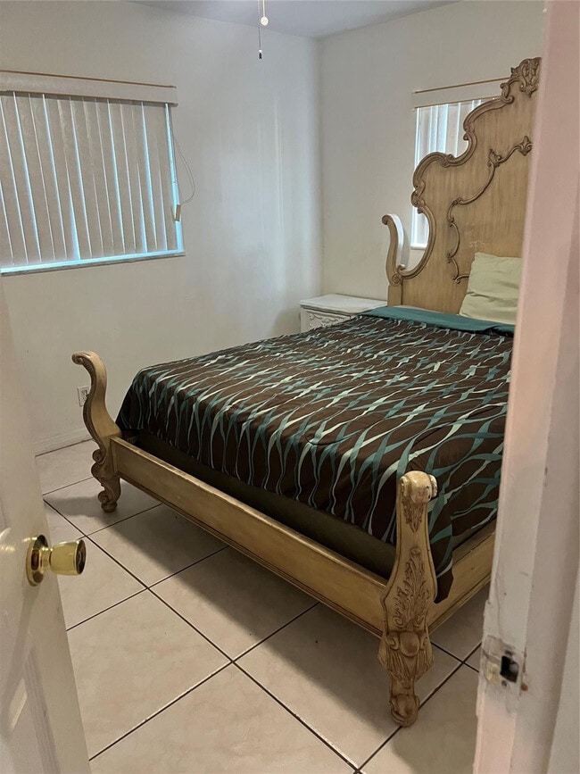 Building Photo - 1403 Broadmoor