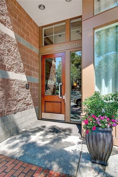 Mckee Front Door - 10042 Main St