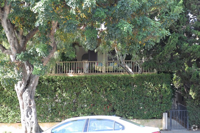 Building Photo - 702 Lincoln Blvd