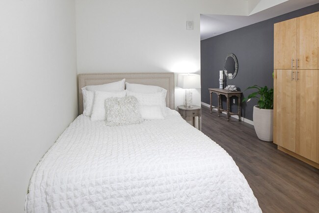 Interior Photo - Montessa