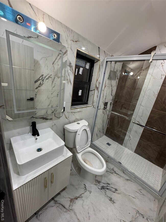 Building Photo - 167-20 140th Ave