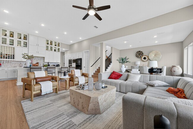 Building Photo - 7727 Pleasant Crst Dr