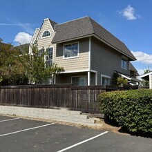 Building Photo - Stonegate living
