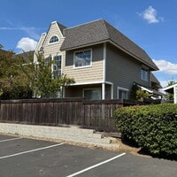 Building Photo - Stonegate living