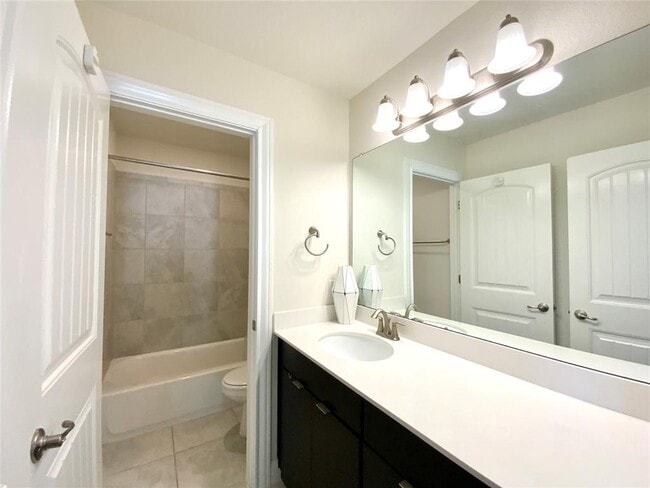 Building Photo - 16028 Cinca Terra Dr