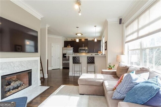 Building Photo - 1155 Glenridge Pl NE