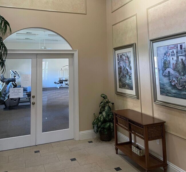 Building Photo - 1504 SW 50th St