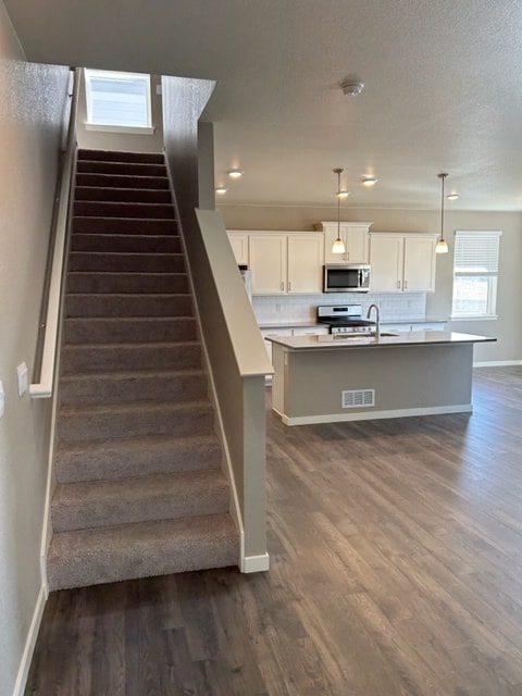 Building Photo - 1909 Floating Leaf Dr