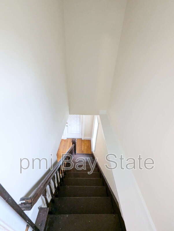 Building Photo - 29 Frairy St