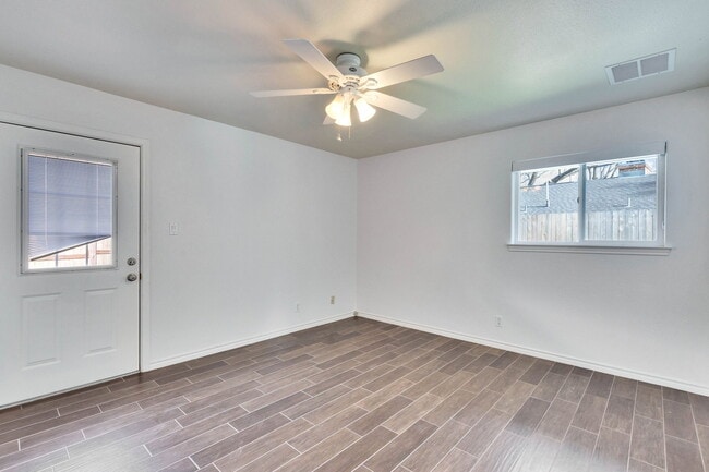 Building Photo - 7709 Shoal Creek Blvd