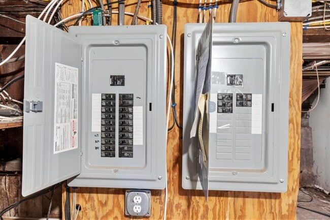 Building Photo - 29 Abner St