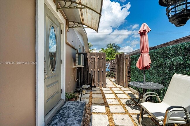 Building Photo - 8761 Ridgeland Dr