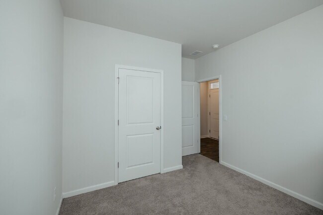 Building Photo - One-Level Living in Ladson