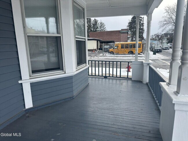 Building Photo - 312 5th Ave