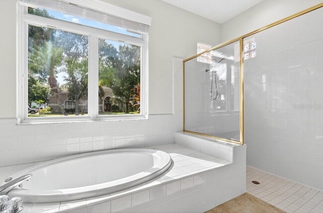 Building Photo - 10337 Pointview Ct