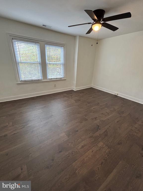 Building Photo - 1911 72nd Ave