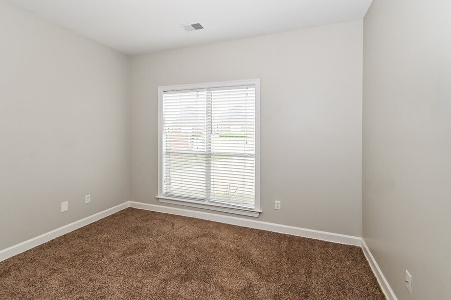 Building Photo - 2644 Graystone Dr