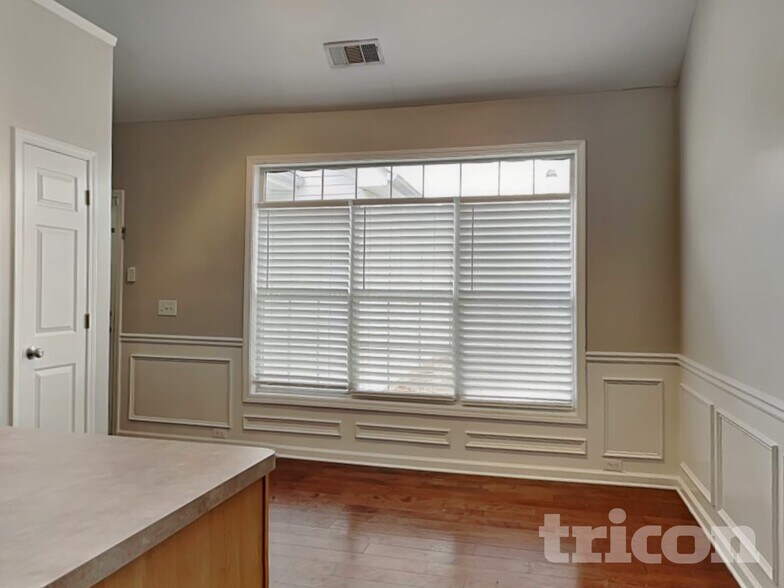 Building Photo - 2704 Mariner Way