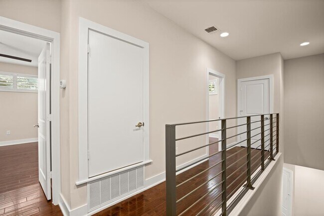 Building Photo - 1730 Bunche Rd