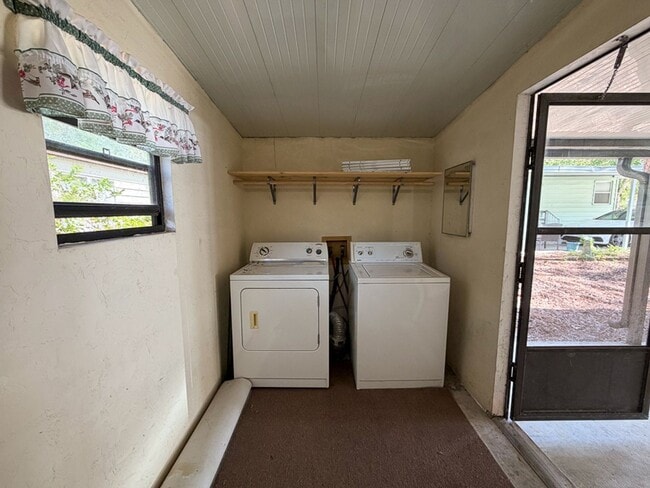 Building Photo - 2/2 Home in Turkey Creek Forest - Availabl...