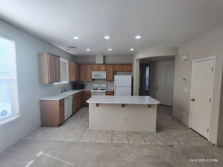 Building Photo - 5820 Addy Ln