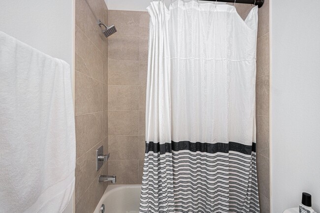 Building Photo - 203 Danna Ln