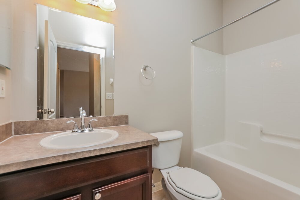 Building Photo - 4876 Waterside Pointe Cir