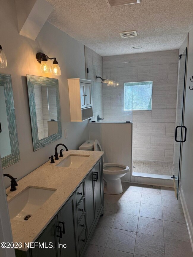 Building Photo - 2063 Las Brisas Ct