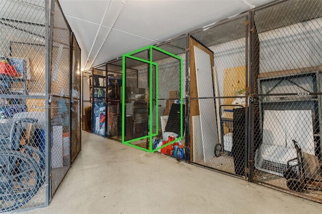 Building Photo - 4025 Yarmouth E