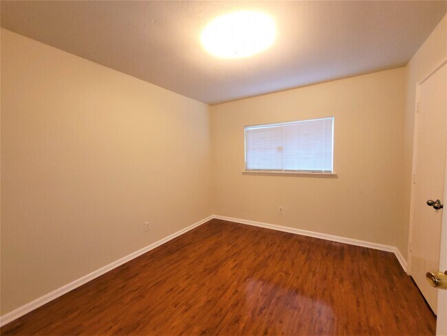 Building Photo - 12406 Magnolia Canyon