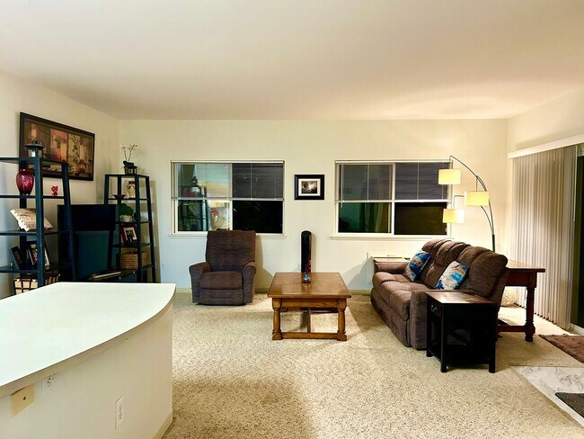 Building Photo - NAPIILI VILLAS 3 BEDROOM 2 BATH UNFURNISHE...