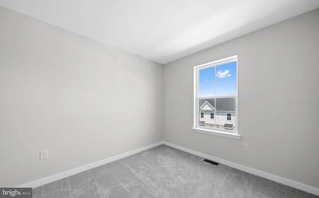 Building Photo - 242 Talucci Dr