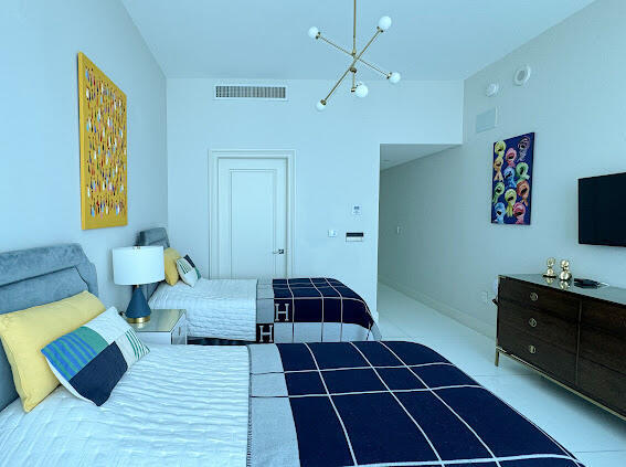 Building Photo - 17001 Collins Ave