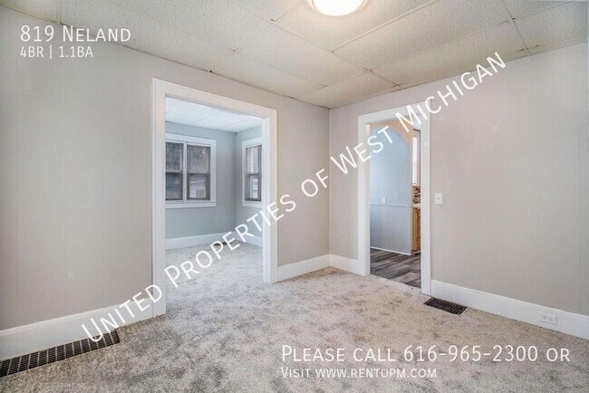 Building Photo - 819 Neland-