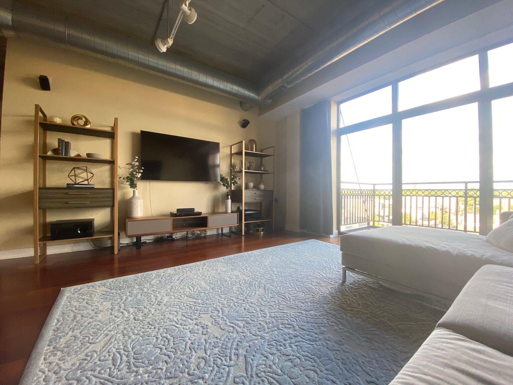 Living rom - 3245 N Ashland Ave