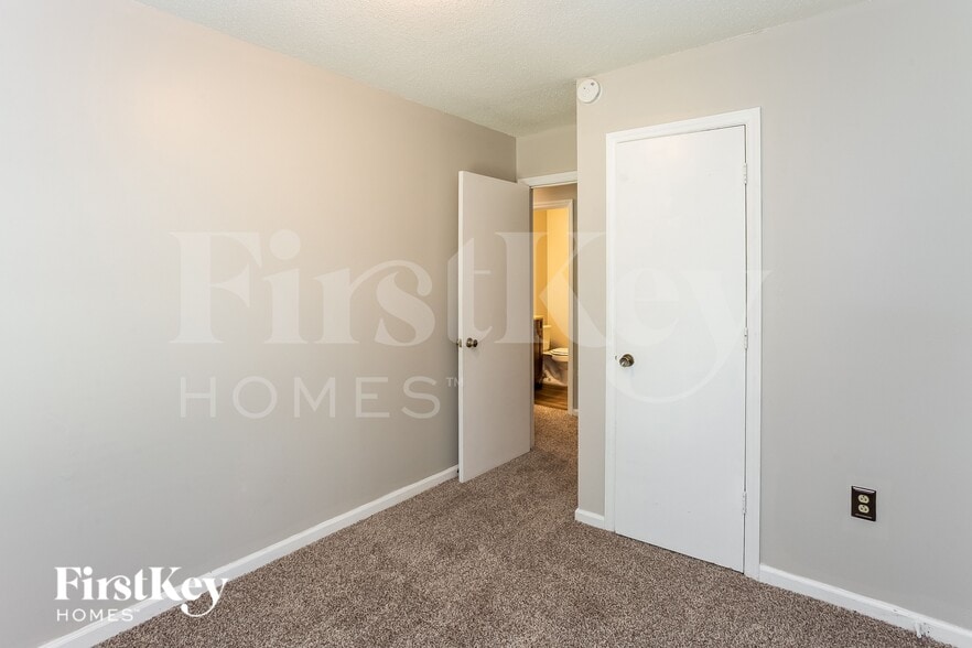 Building Photo - 7938 Lindfield Ct