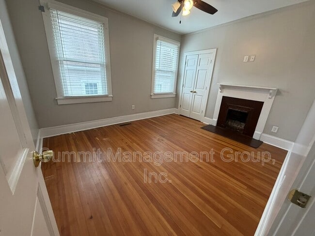 Building Photo - 8 N Broad St