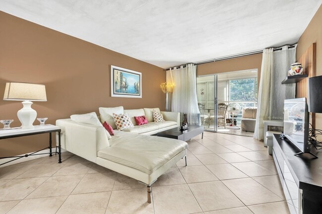 Building Photo - 3002 Portofino Isle