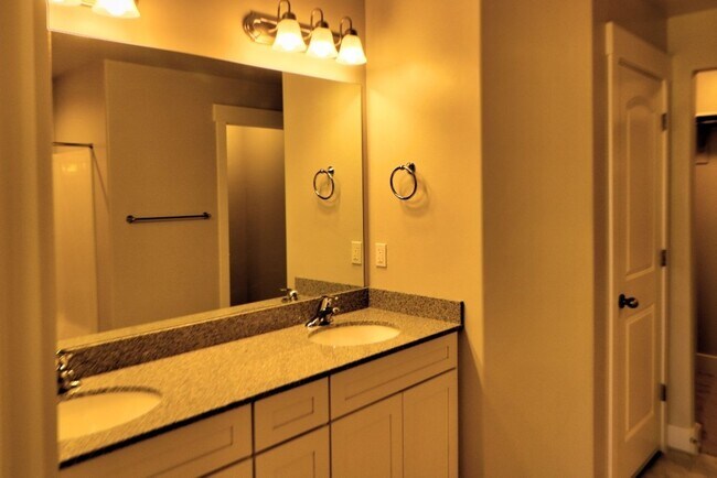 Building Photo - 16365 S Piston Ln