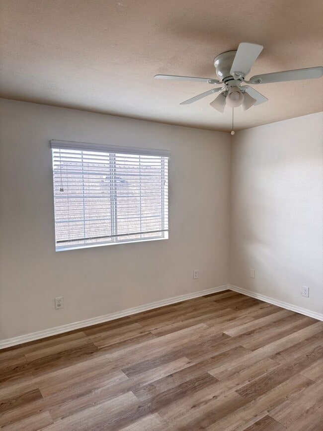 Building Photo - 1060 McFarland Ave