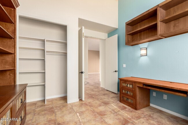 Building Photo - 11627 E Bella Vista Dr