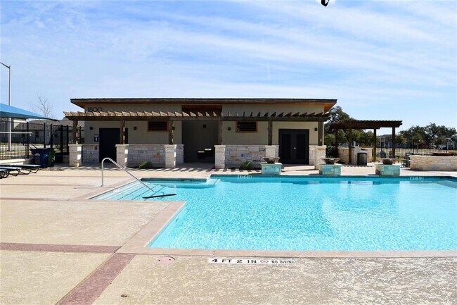 Building Photo - 1660 Fountain Bridge Dr