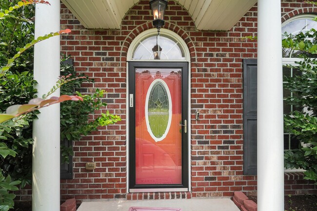 Building Photo - 68 Lincoln Way