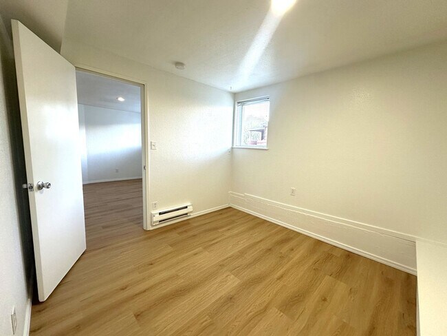 Building Photo - 3022 Federal Ave