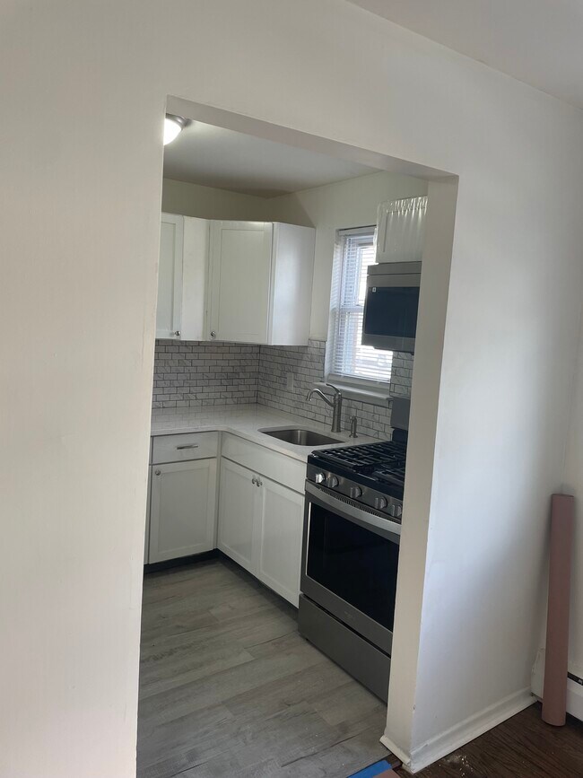 Building Photo - 111 Lorraine Ave