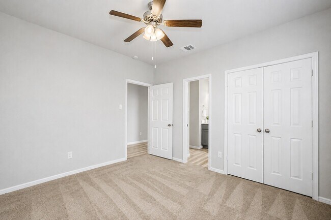 Building Photo - 101 Eliana Shores Dr
