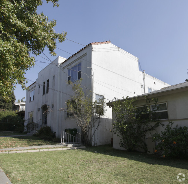 Primary Photo - Golden Gate Apartments