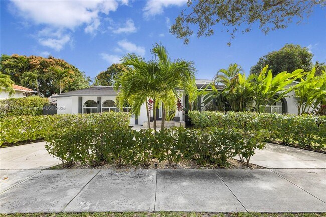 Building Photo - 1651 SW 13th Ave